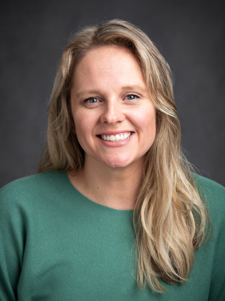 Tara Slominski Headshot